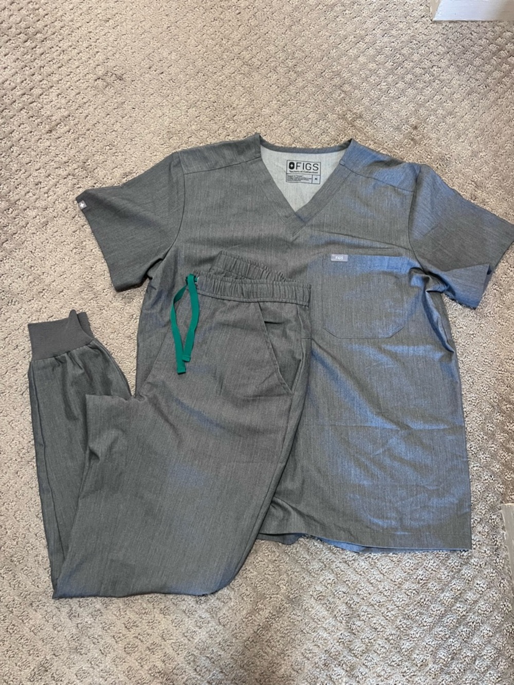 Men’s Charcoal Figs Gray Scrub Set